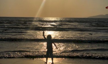 Ağlamaklı Tebessüm