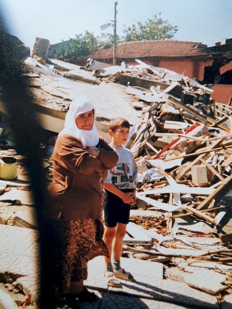 2 Bölün 18. Geçmişin Gölgeleri