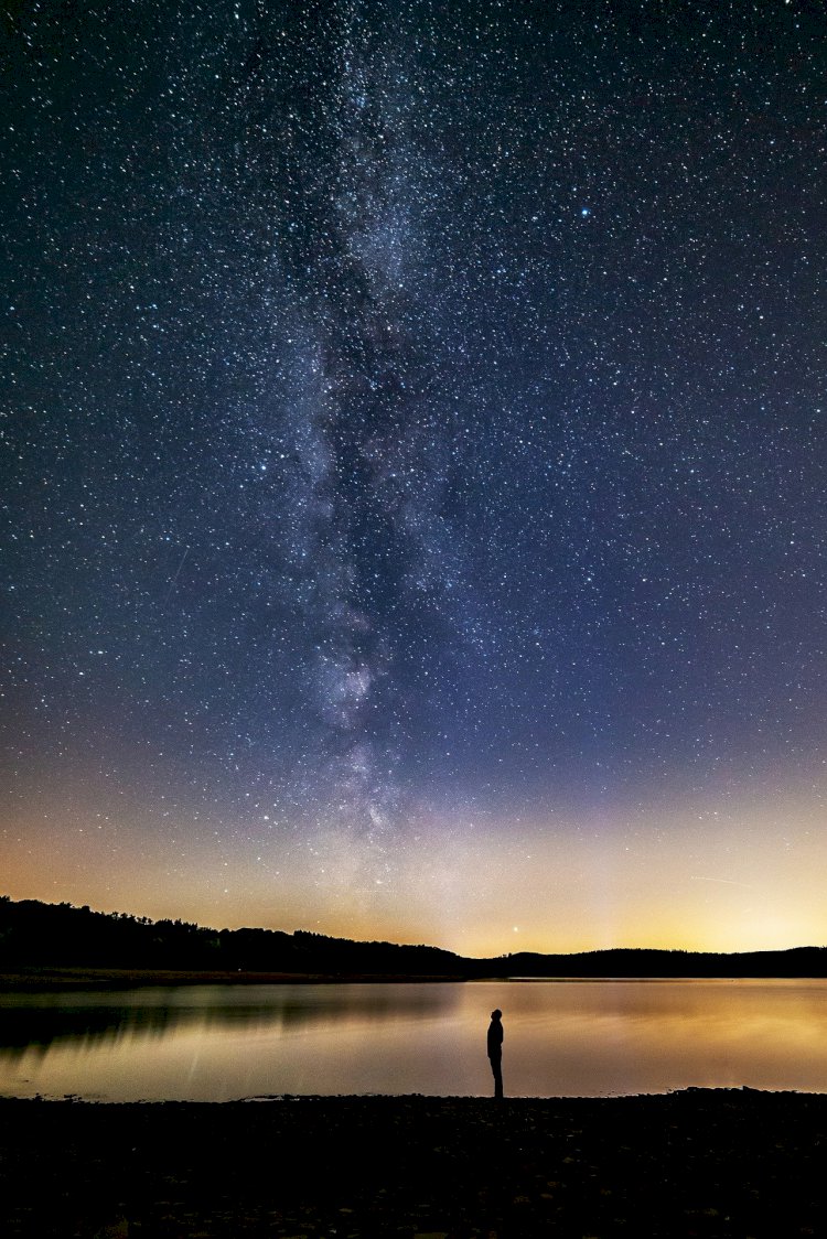 Vesvese Sözlüğü 90- Gerçekten Var Mıyız?