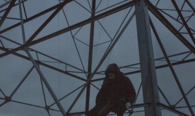 Bunu Bana Nasıl Söyler?