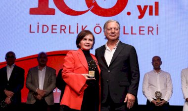 Türkiye’nin önde gelen kurum ve şirket yöneticilerin yer aldığı  Sales Network tarafından Türkiye Cumhuriyetinin 100. Yılı şerefine düzenlenen Liderlik Ödülleri organizasyonunda  Rana Kaplan’a ödül