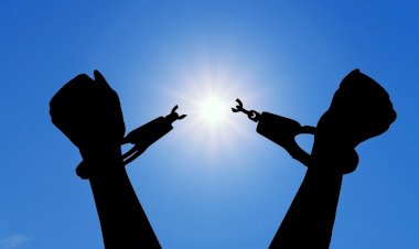 ANNE SENİ AFFETTİM